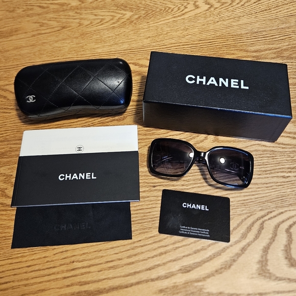 CHANEL CC Logo Black Brown Sunglasses Box Case Authenticity Card Italy - Picture 1 of 10